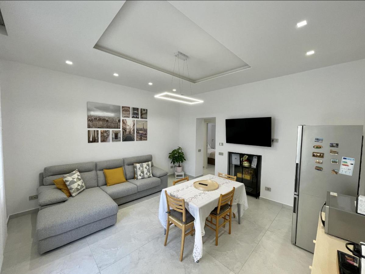 Varese Apartment Екстериор снимка